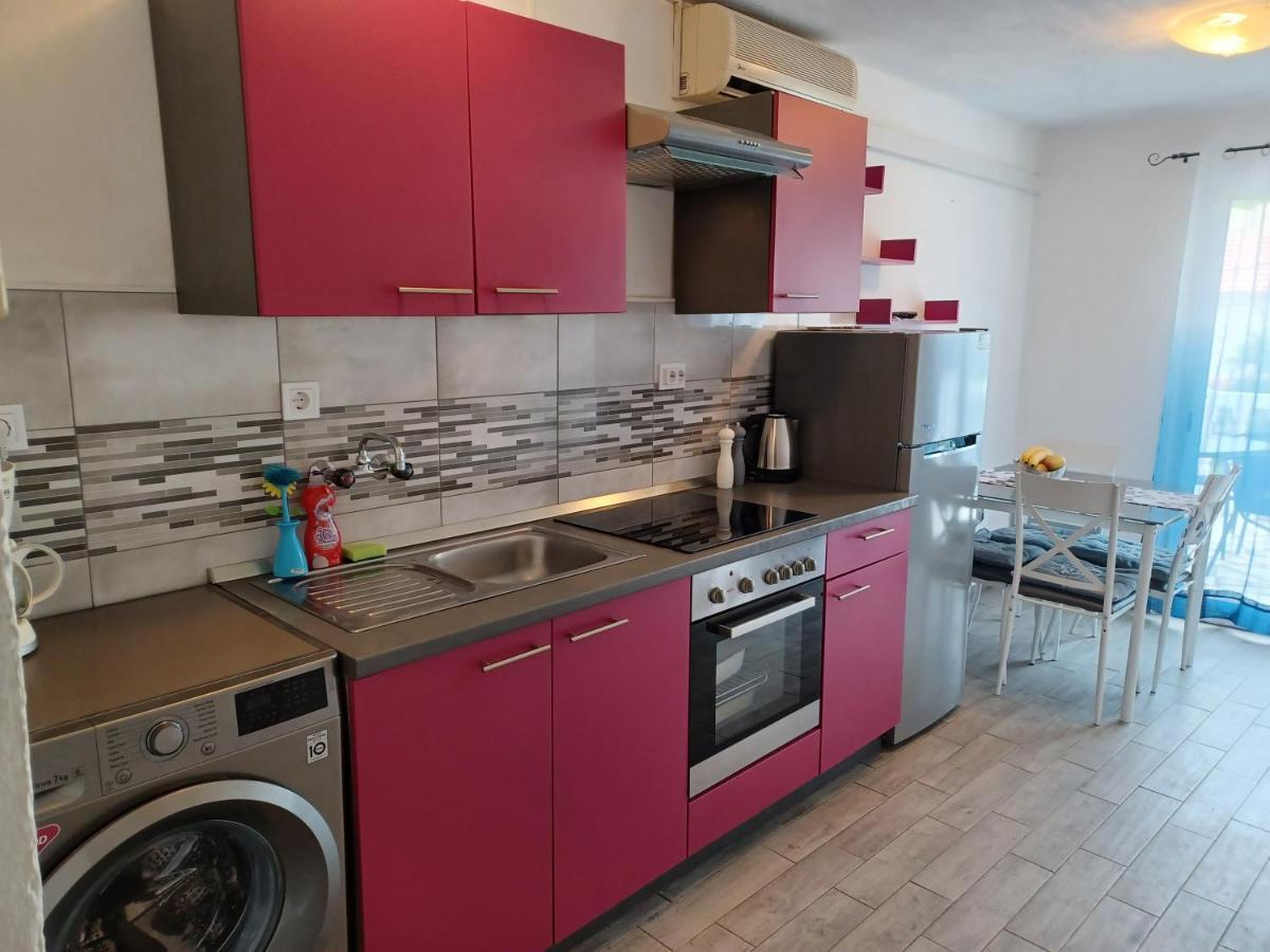 Apartments Katarina Вис Екстериор снимка