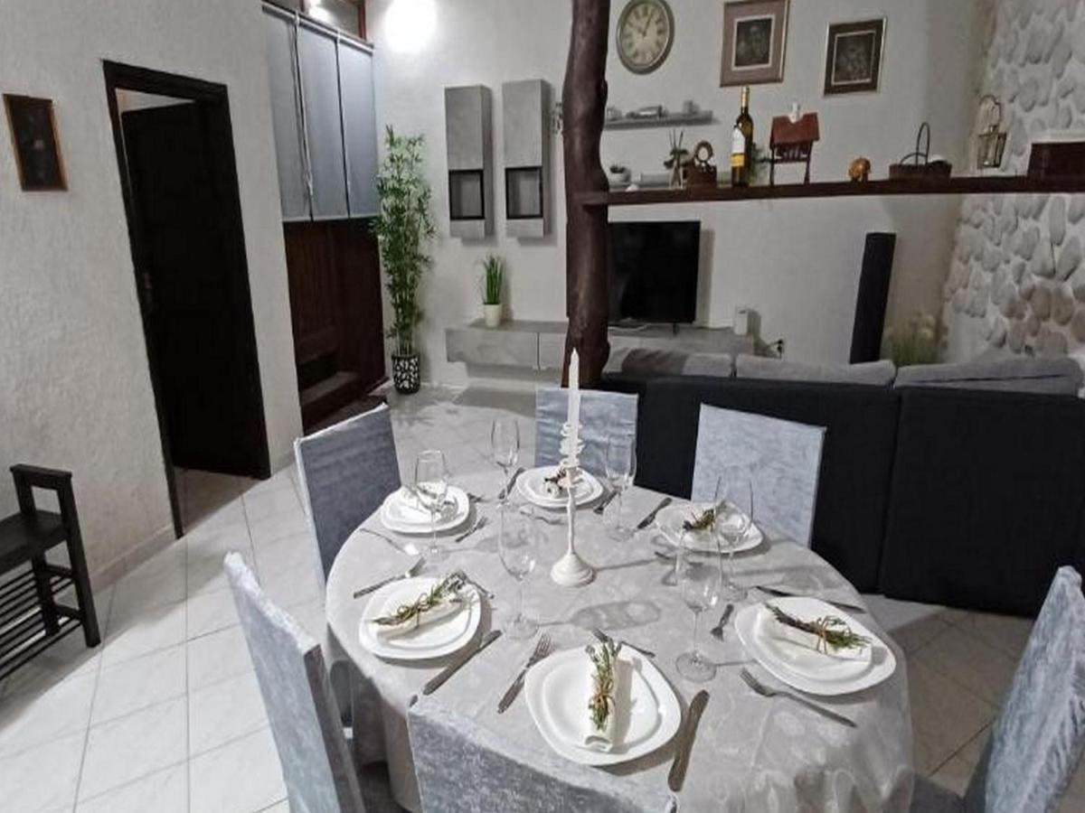 Apartments Katarina Вис Екстериор снимка