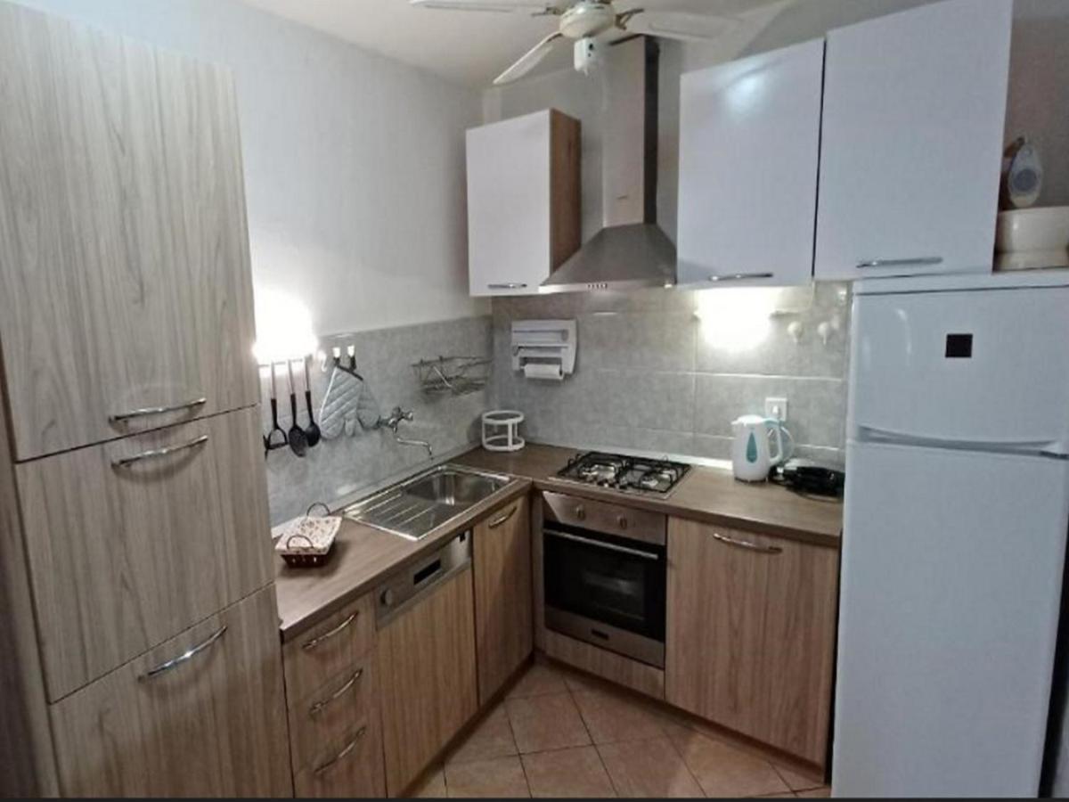 Apartments Katarina Вис Екстериор снимка