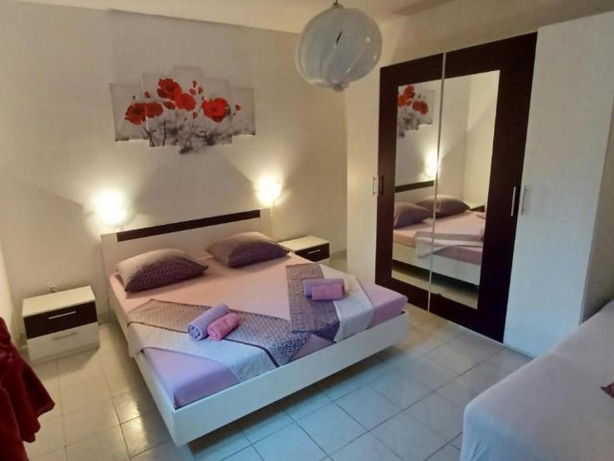 Apartments Katarina Вис Екстериор снимка