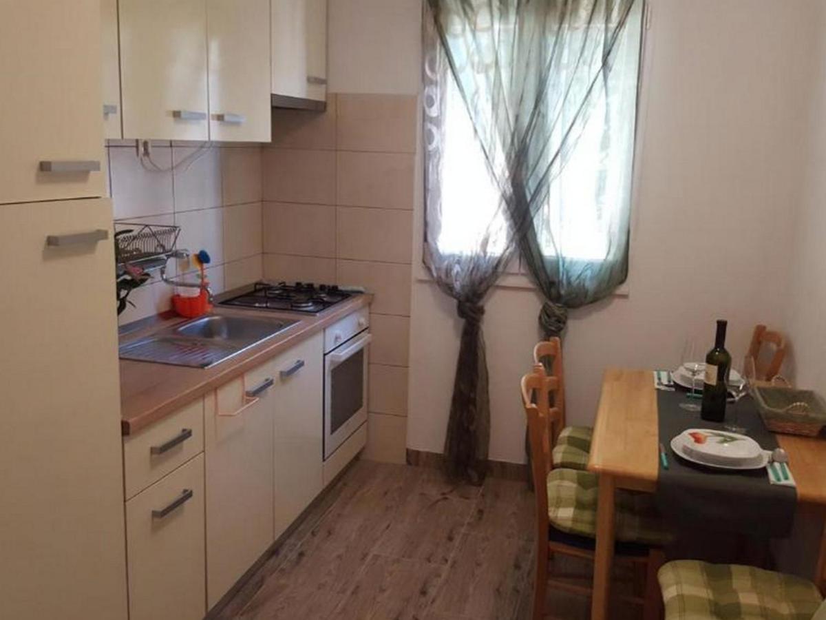 Apartments Katarina Вис Екстериор снимка