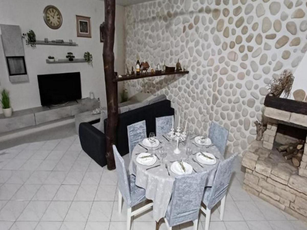 Apartments Katarina Вис Екстериор снимка
