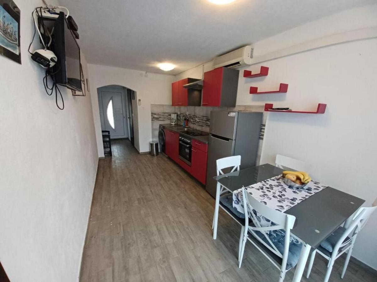 Apartments Katarina Вис Екстериор снимка