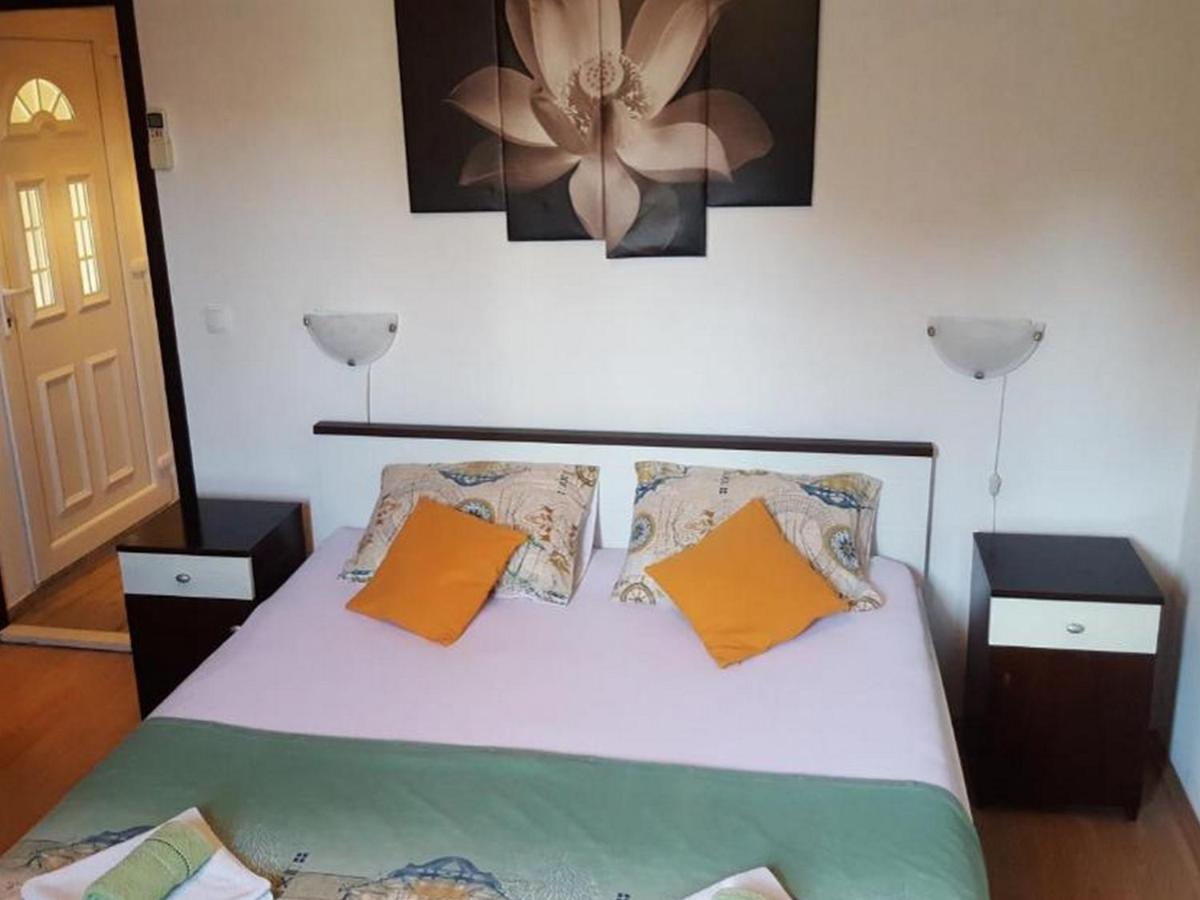 Apartments Katarina Вис Екстериор снимка