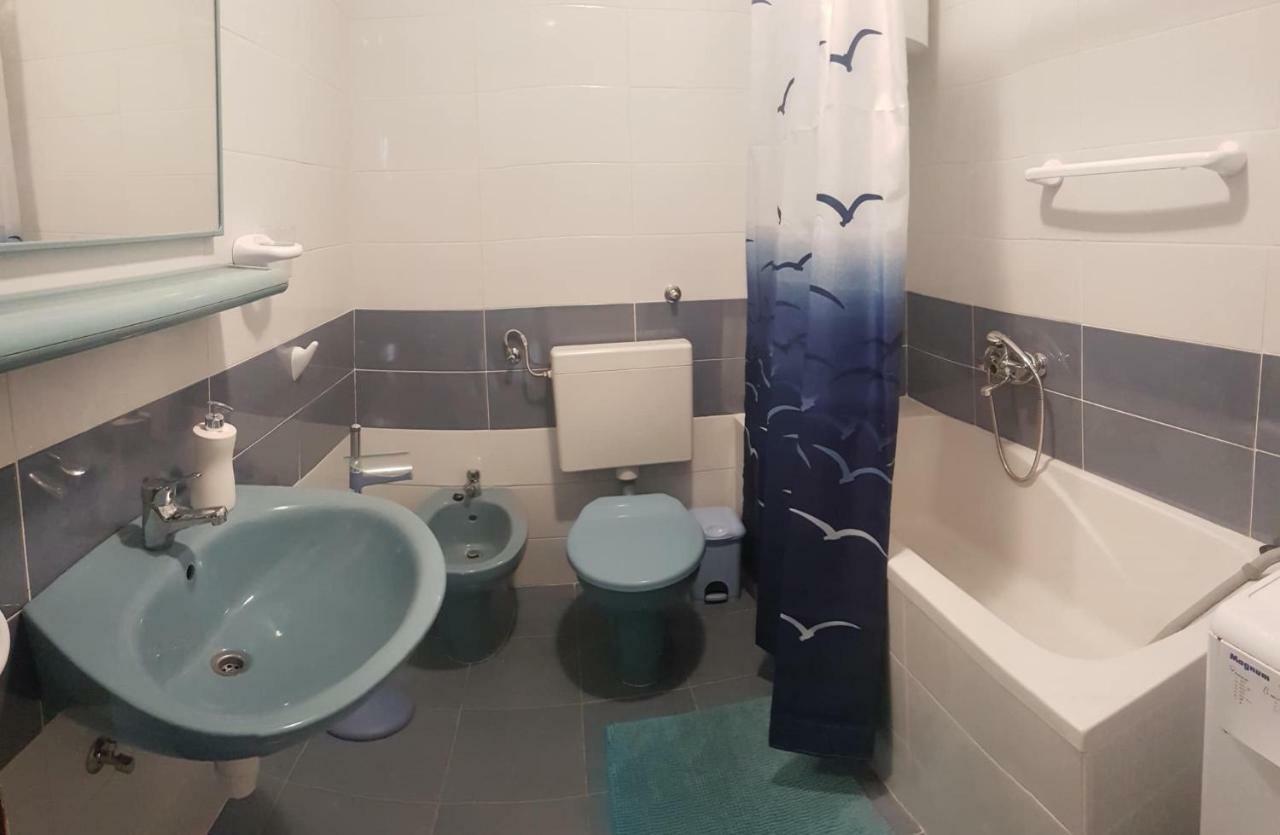 Apartments Katarina Вис Екстериор снимка