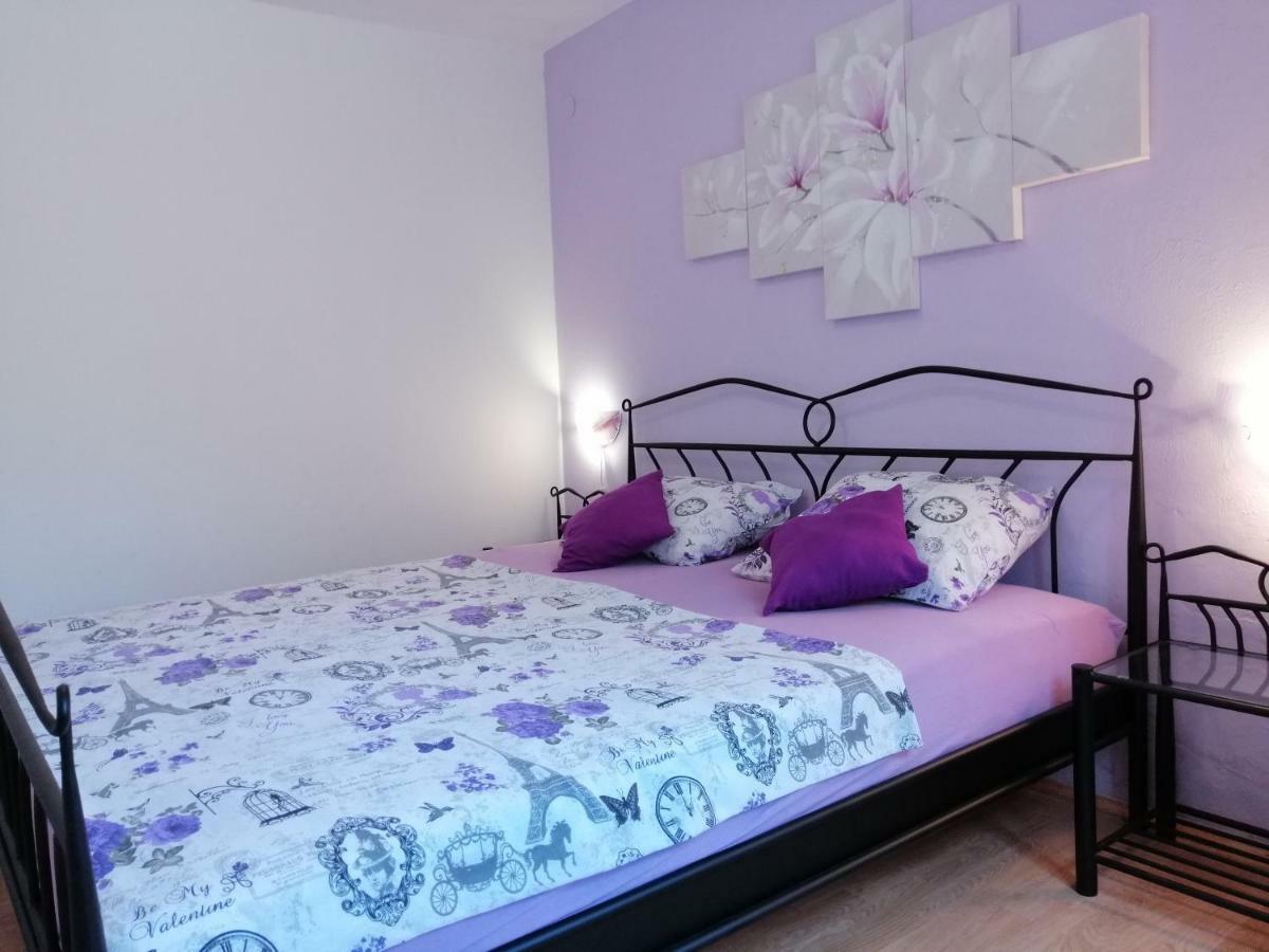Apartments Katarina Вис Екстериор снимка
